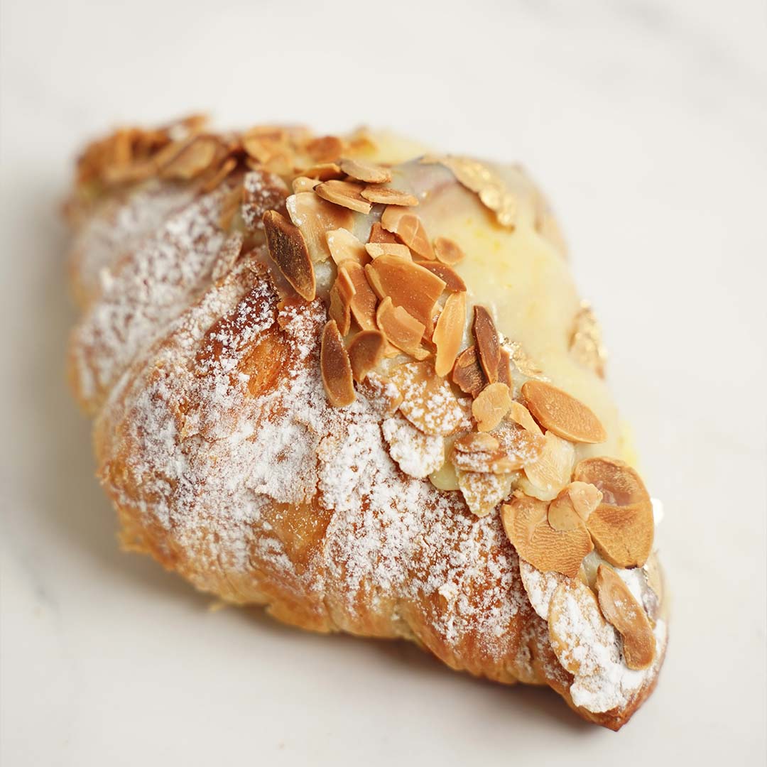 Auro White Chocolate & Almonds Croissants